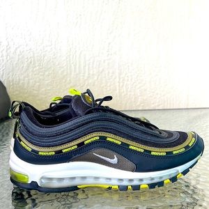 Nike Undefeated Air Max Black Volt Men’s Size 10.